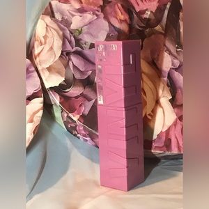 VINYL - COY MAYBELLINE New York lip color